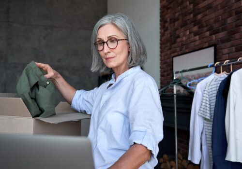 How to start a Dropshipping Fulfillment Business for a Custom Decorator