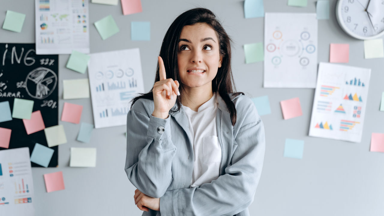 You are currently viewing Screen Printing vs DTG Printing | The Pros And Cons For Your Print Shop