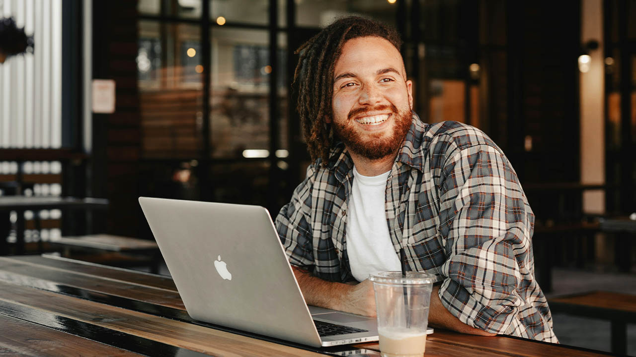 You are currently viewing The Rise Of Side Hustles In The Garment Decoration Industry